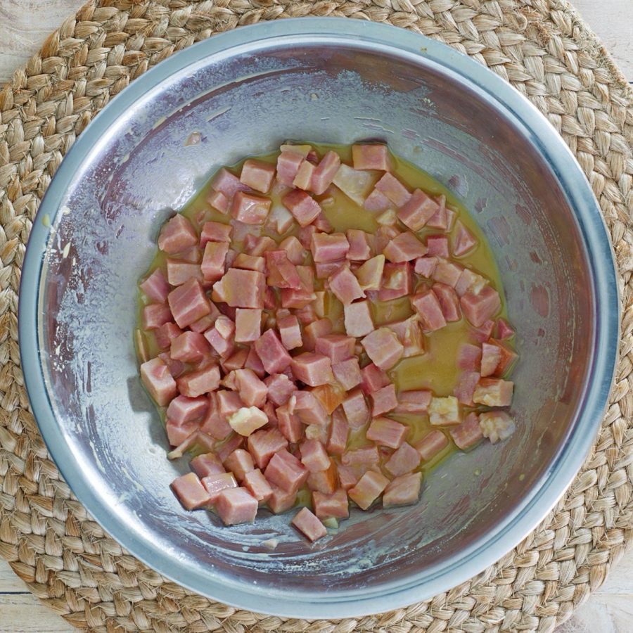 1. Pre-heat Beefer on high 2. Mix the mustard, honey, and cubed ham in a bowl until evenly coated